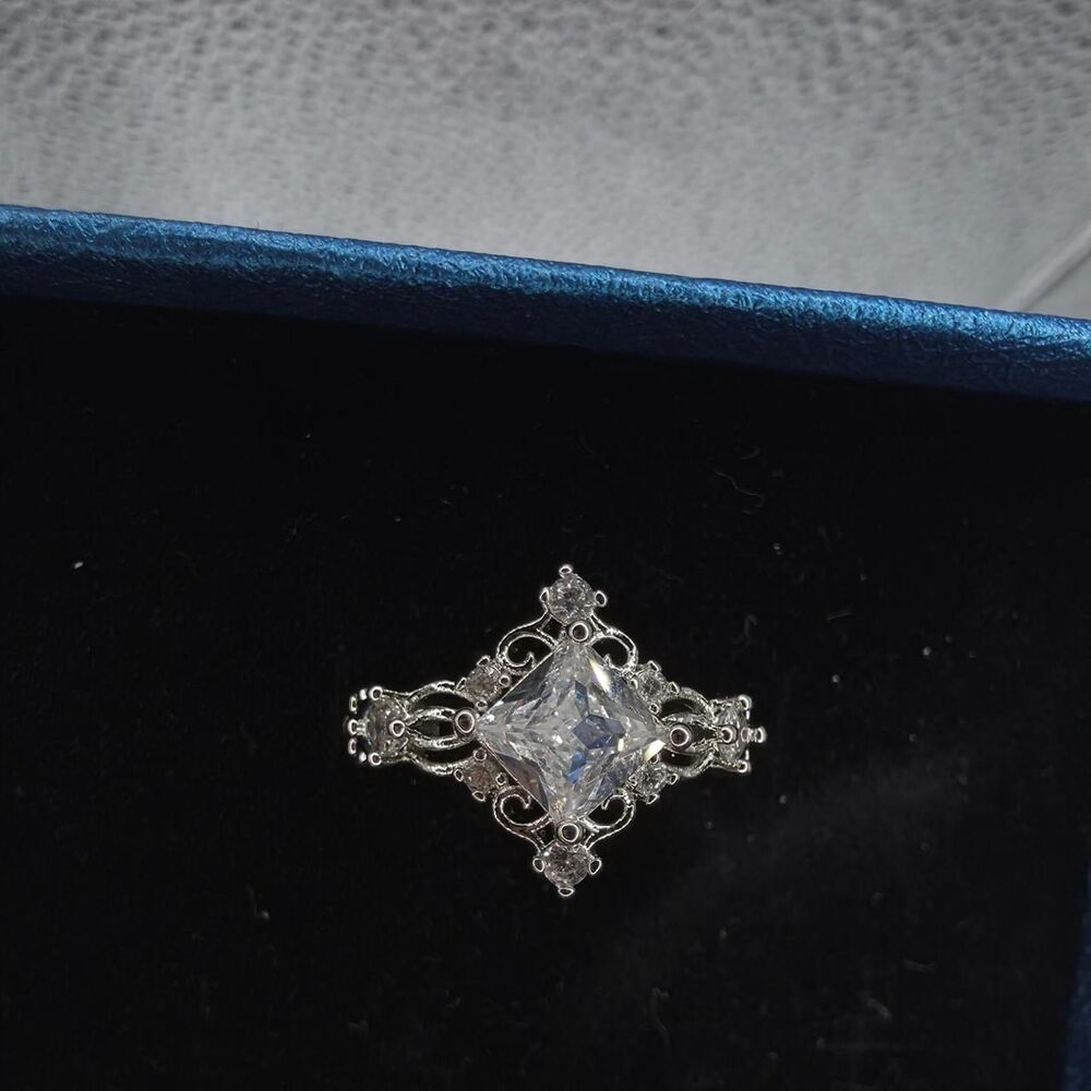 Unbranded Women's Silver and White Jewellery